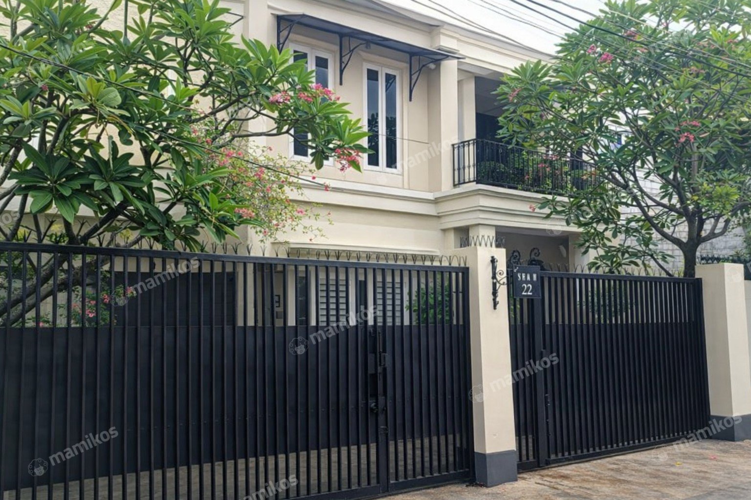 Rumah Sertifikat SHM 6 Kamar Tidur 6 Kamar Mandi Cipete Jakarta Selatan