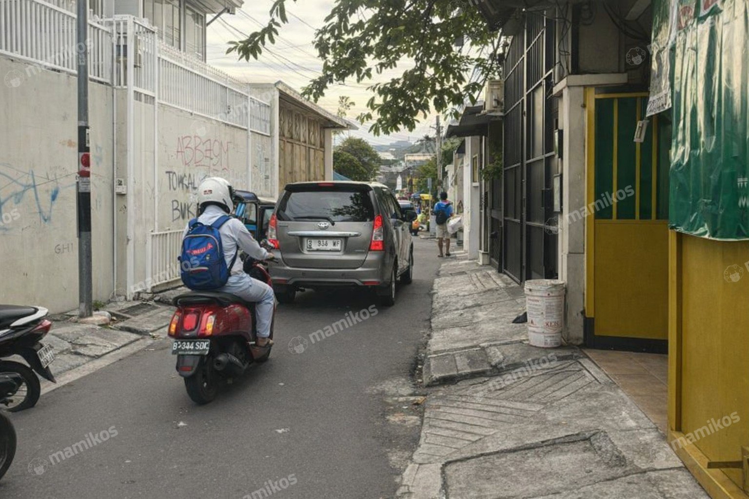Rumah 5 Kamar Tidur 2 Kamar Mandi 3 Lantai Tambora Jakarta Barat