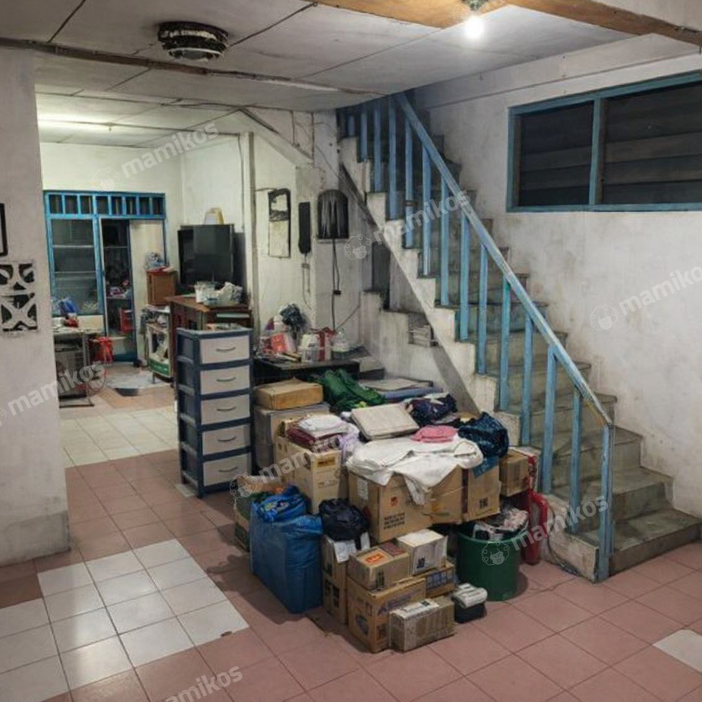 Rumah 5 Kamar Tidur 2 Kamar Mandi 3 Lantai Tambora Jakarta Barat - Photo 2