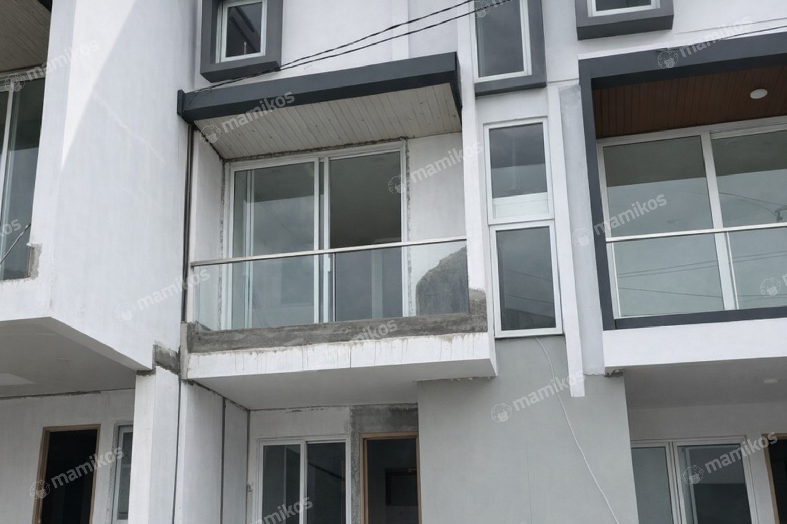 Rumah Baru Sertifikat SHM 3 Kamar Tidur Taman Palem Jakarta Barat