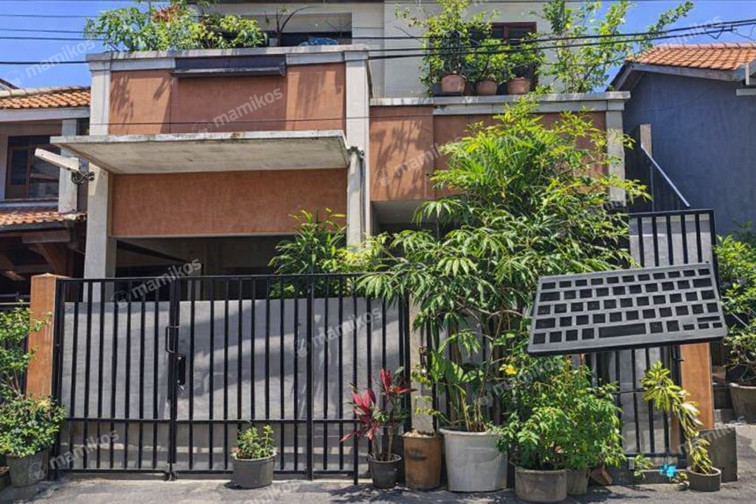 Rumah Sertifikat SHM 6 Kamar Tidur 6 Kamar Mandi Duren Sawit Jakarta Timur