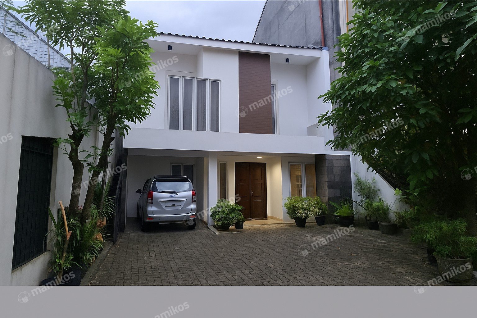 Rumah Sertifikat SHM 7 Kamar Tidur 5 Kamar Mandi Kebayoran Baru Jakarta Selatan - Photo 2