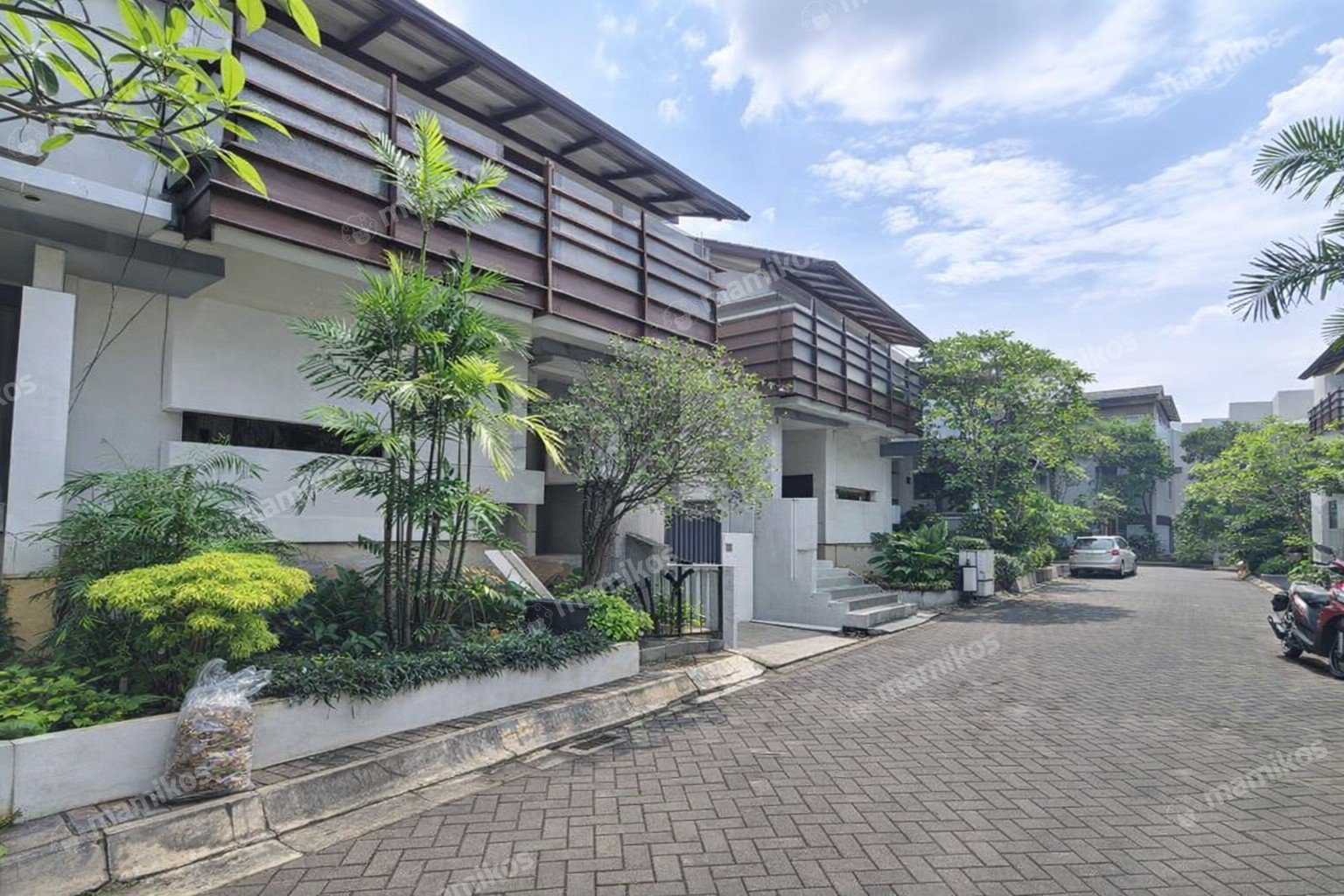 Rumah Sertifikat SHM 3 Kamar Tidur 3 Kamar Mandi Kemang Jakarta Selatan