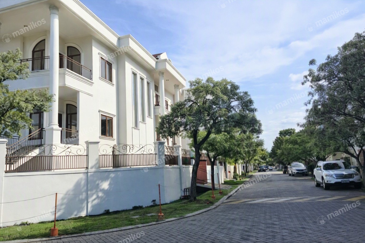 Rumah Sertifikat SHM 5 Kamar Tidur 3 Kamar Mandi Pantai Indah Kapuk Jakarta Utara - Photo 4