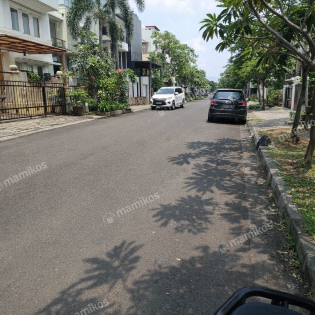 Rumah Sertifikat SHM 2 Kamar Tidur 2 Kamar Mandi Permata Buana Jakarta Barat - Photo 2