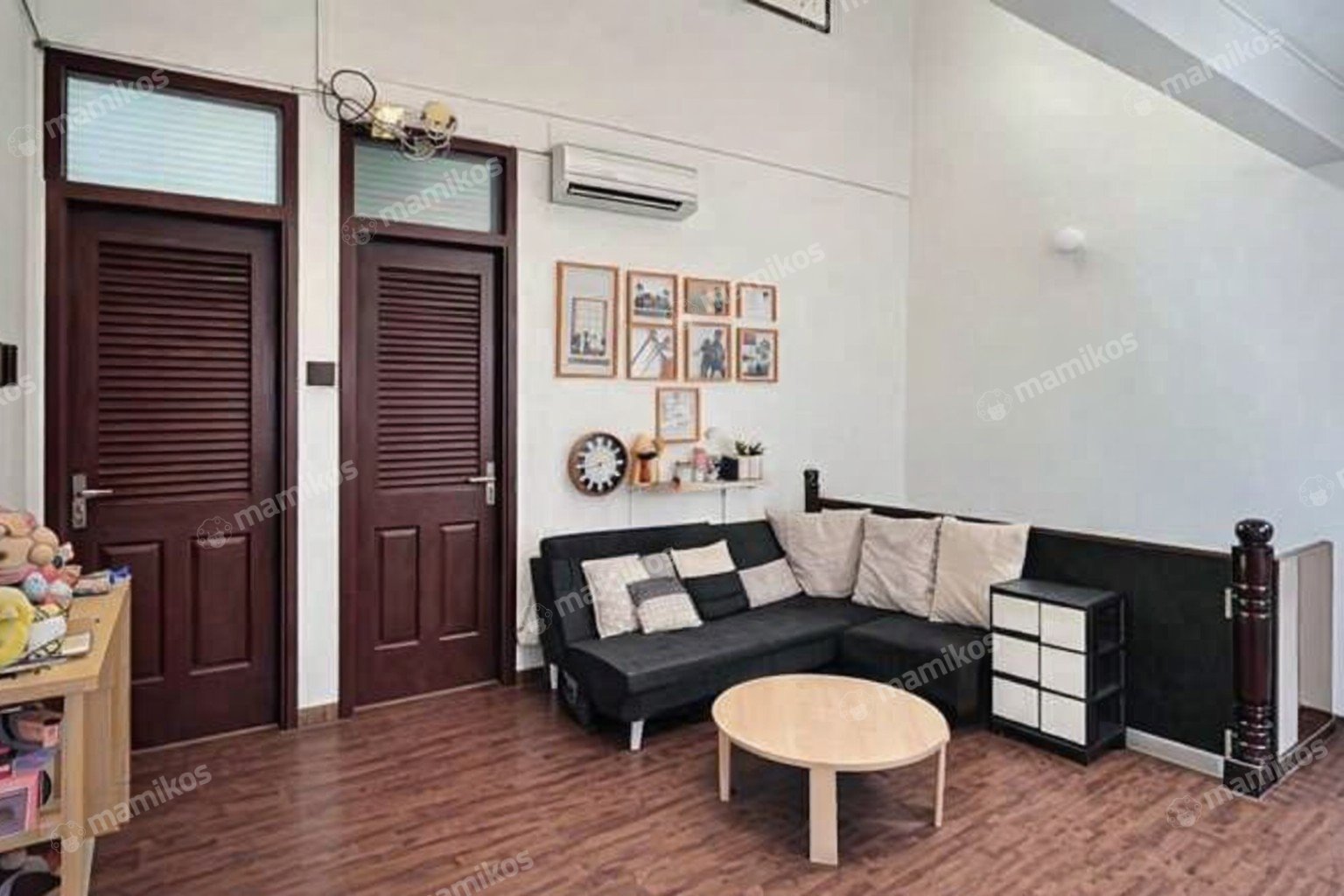 Rumah Sertifikat SHM 8 Kamar Tidur 5 Kamar Mandi Tanjung Duren Jakarta Barat