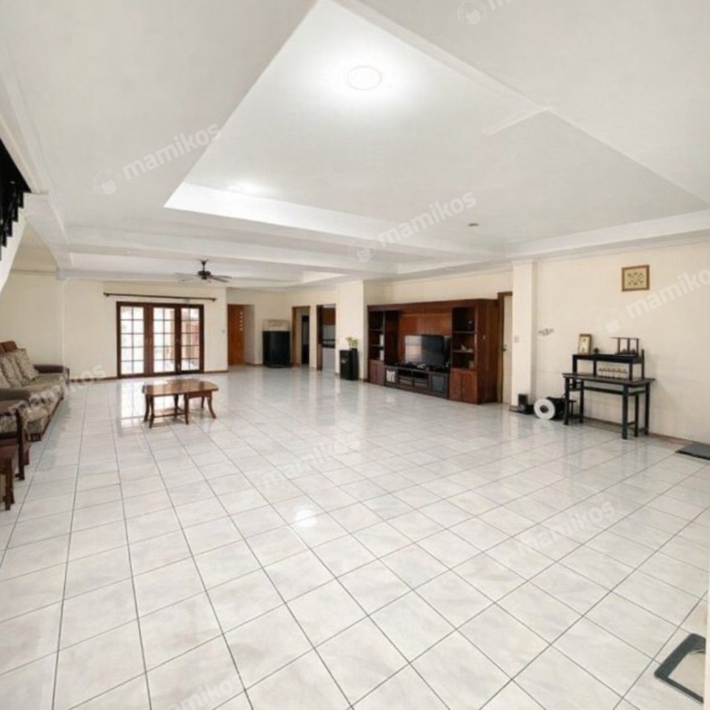 Rumah Sertifikat SHM 8 Kamar Tidur 5 Kamar Mandi Tanjung Duren Jakarta Barat - Photo 3