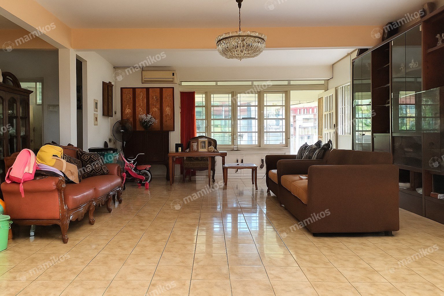 Rumah Sertifikat SHM 4 Kamar Tidur 3 Kamar Mandi Joglo Jakarta Barat