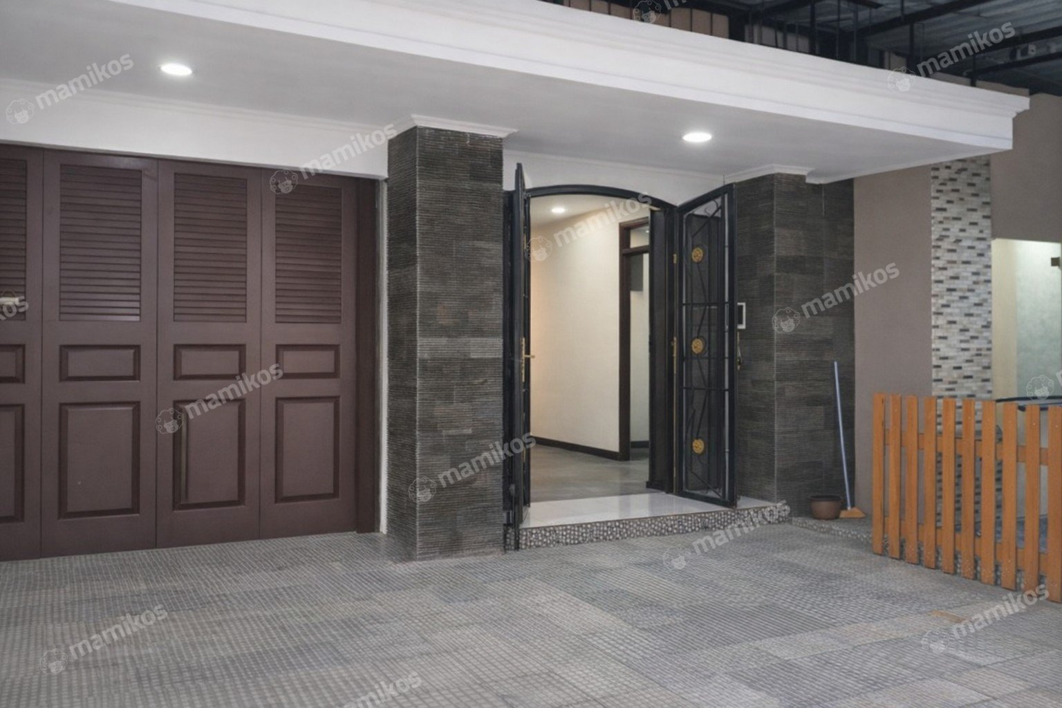 Rumah Sertifikat SHM 6 Kamar Tidur 4 Kamar Mandi Kelapa Gading Jakarta Utara