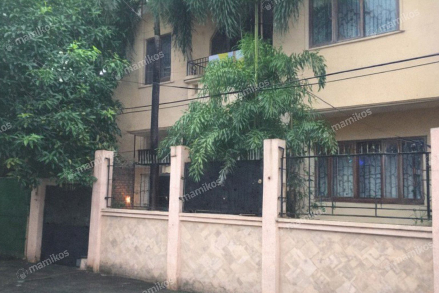 Rumah Sertifikat SHM 4 Kamar Tidur 4 Kamar Mandi Tanjung Duren Jakarta Barat