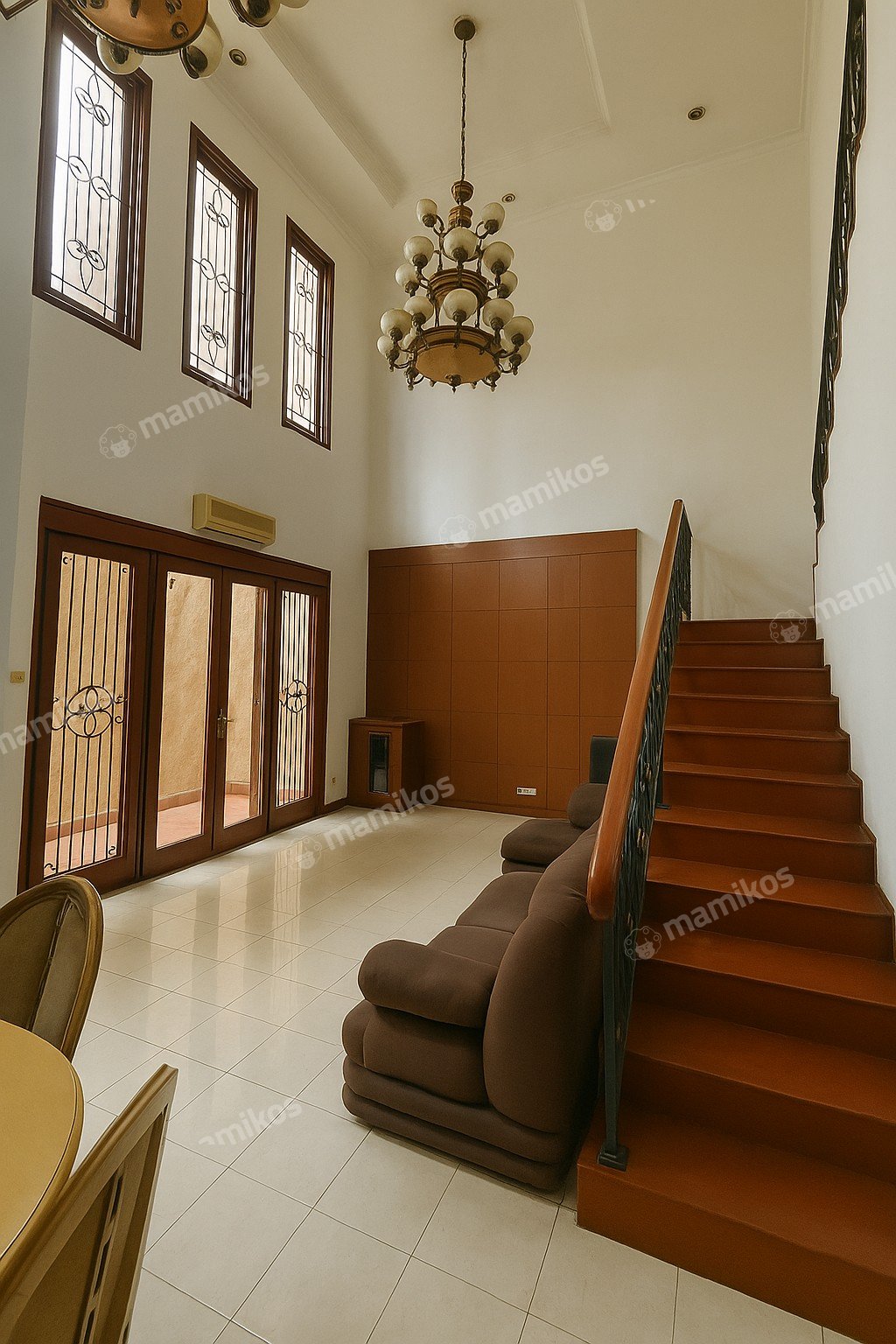 Rumah Sertifikat SHM 4 Kamar Tidur 4 Kamar Mandi Tanjung Duren Jakarta Barat - Photo 2