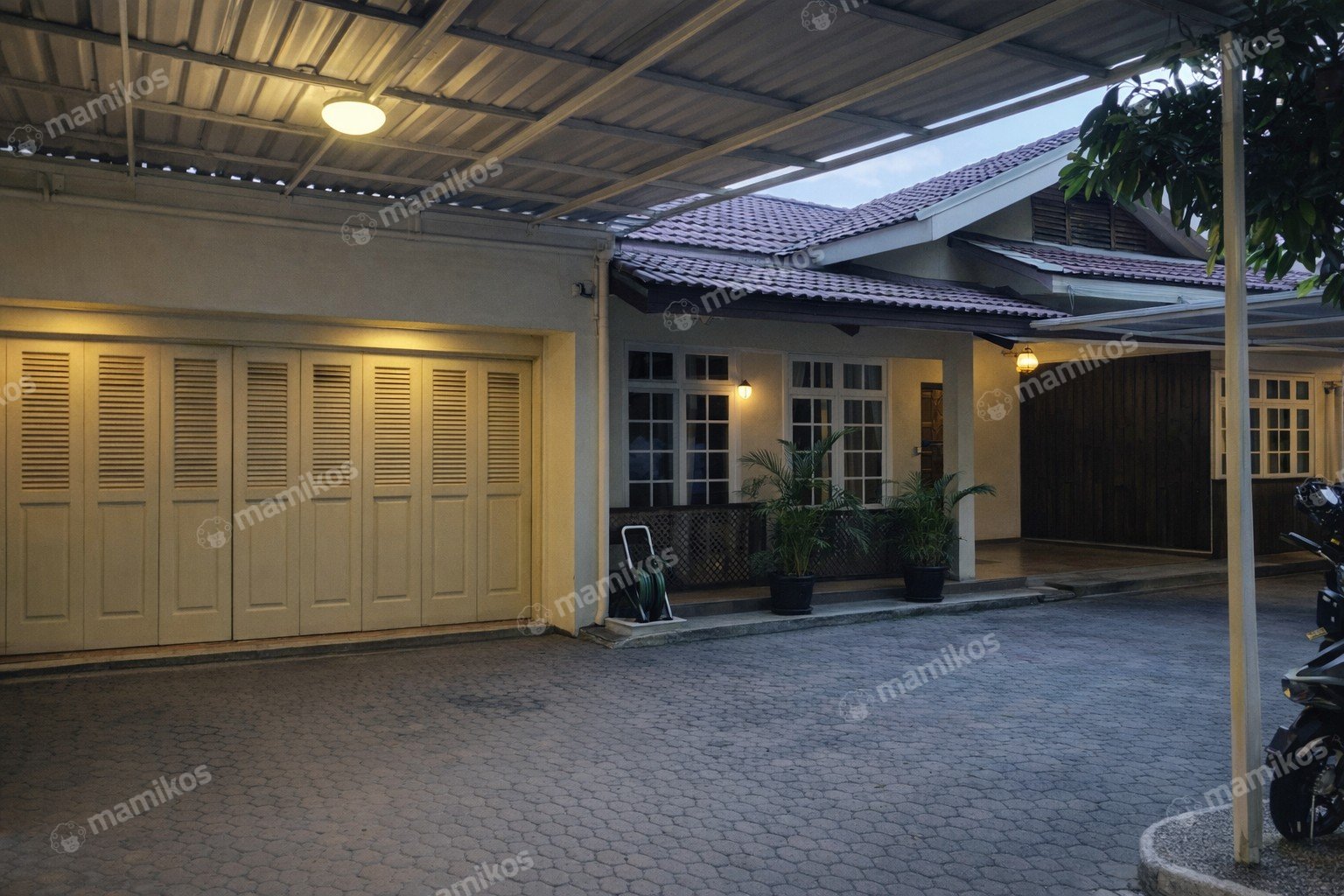 Rumah Sertifikat SHM 8 Kamar Tidur 8 Kamar Mandi Kemang Jakarta Selatan