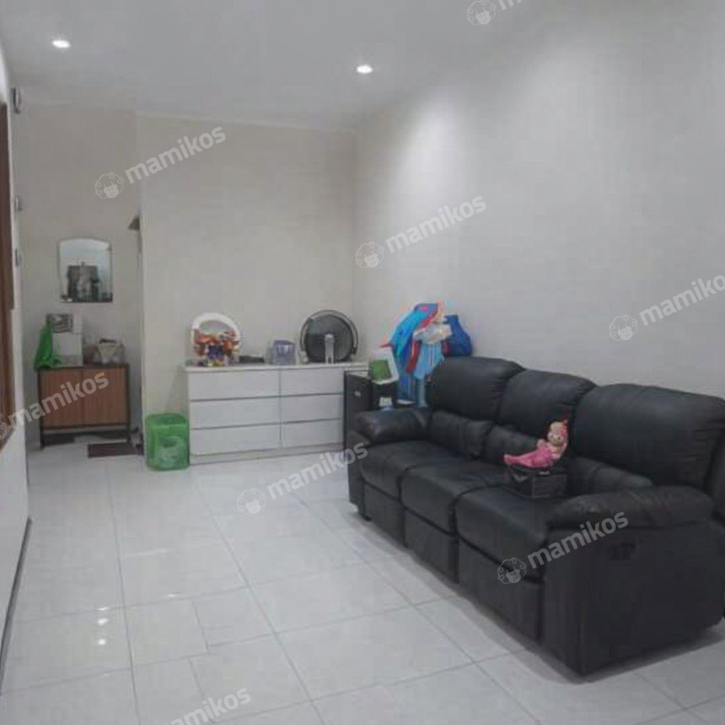 Rumah Sertifikat SHM 3 Kamar Tidur 2 Kamar Mandi Taman Surya Jakarta Barat - Photo 2