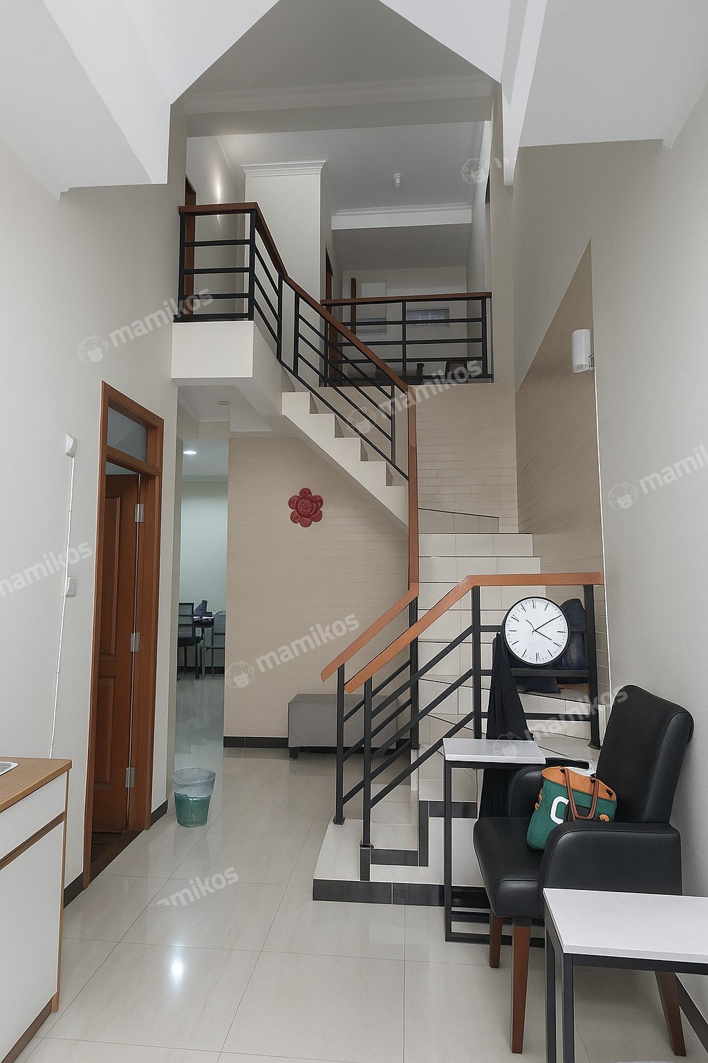Rumah Sertifikat SHM 3 Kamar Tidur 2 Kamar Mandi Taman Surya Jakarta Barat - Photo 3