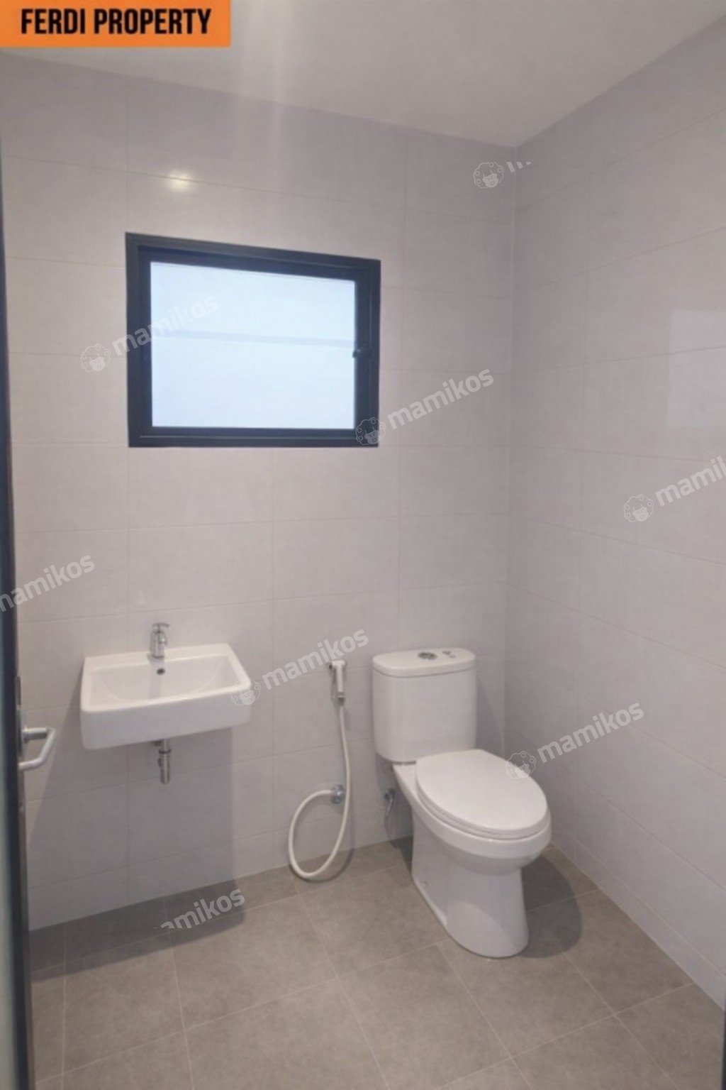 Rumah Sertifikat SHM 5 Kamar Tidur 4 Kamar Mandi Raffles Hills Jakarta Timur - Photo 3