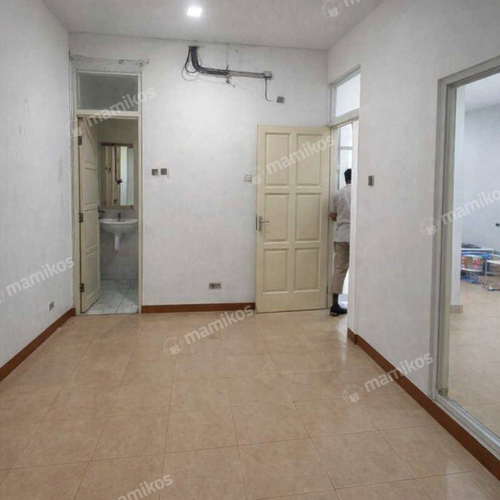 Rumah Sertifikat SHM 4 Kamar Tidur 2 Kamar Mandi Pegadungan Jakarta Barat - Photo 3