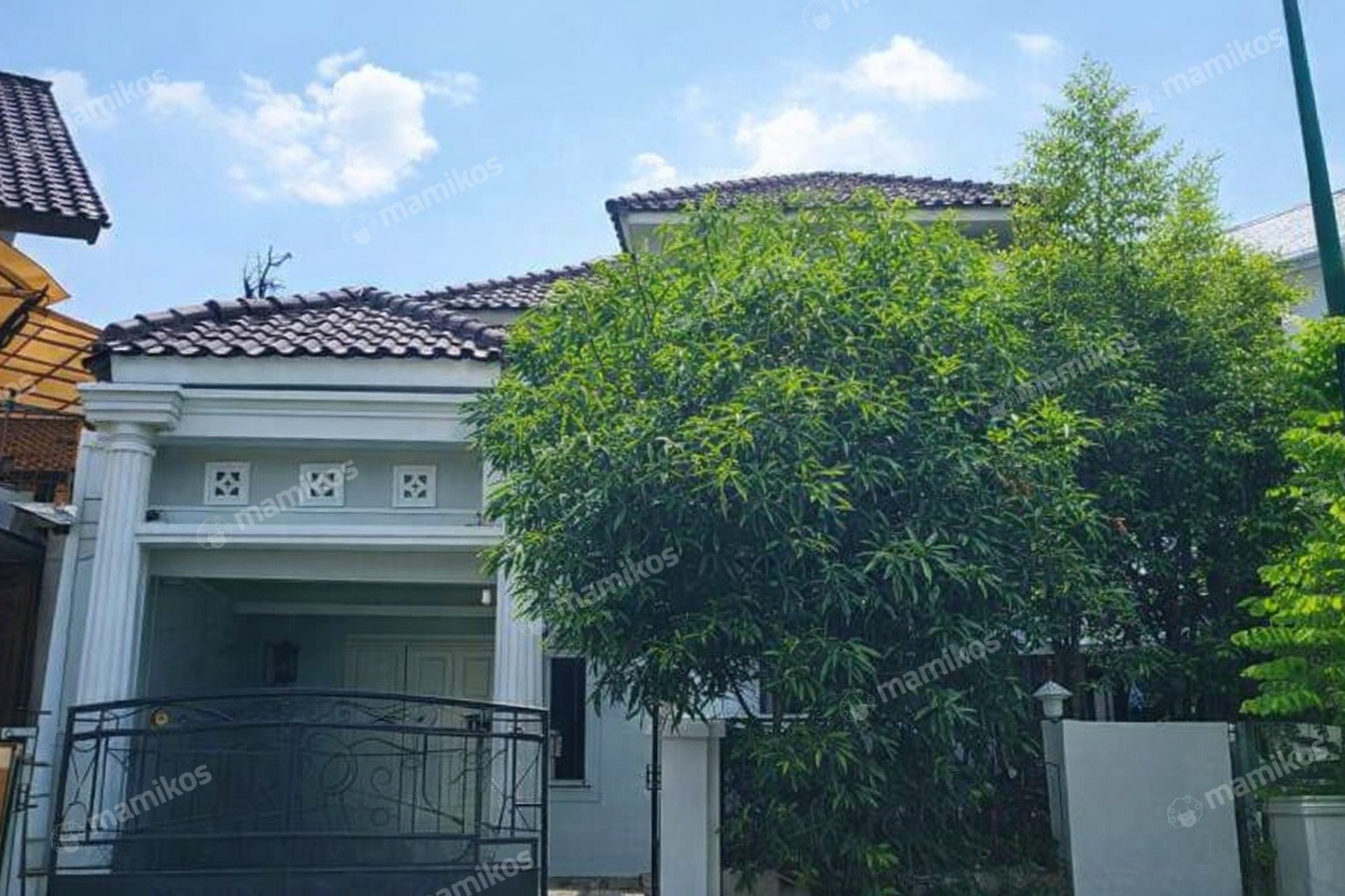 Rumah Sertifikat SHM 5 Kamar Tidur 4 Kamar Mandi Cibubur Jakarta Timur