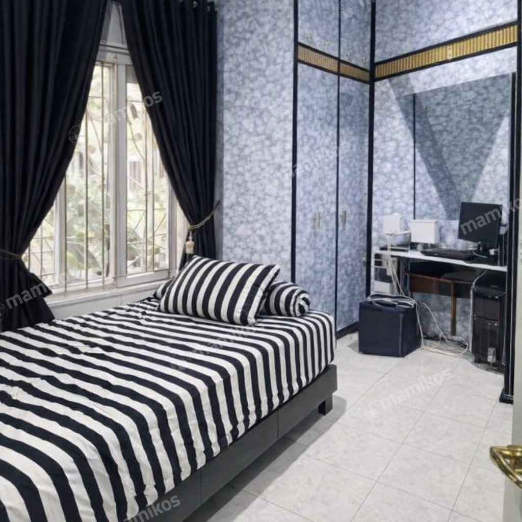 Rumah Sertifikat SHM 5 Kamar Tidur 4 Kamar Mandi Cibubur Jakarta Timur - Photo 3