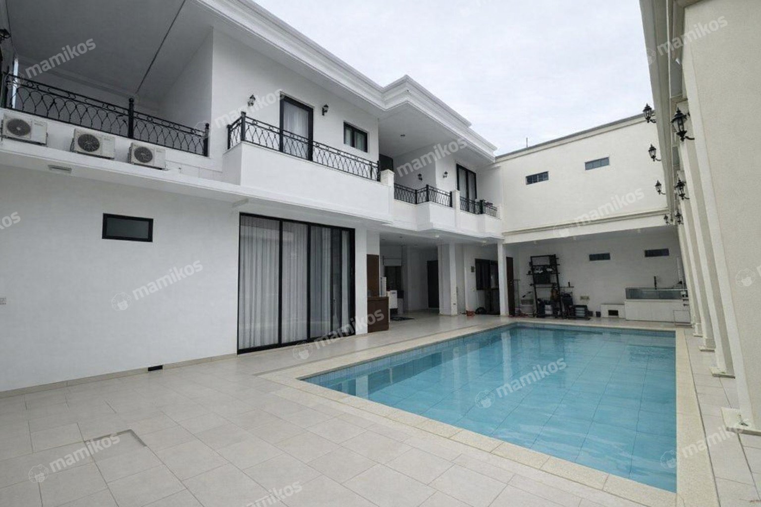 Rumah Sertifikat SHM 9 Kamar Tidur 8 Kamar Mandi Pondok Indah Jakarta Selatan - Photo 3