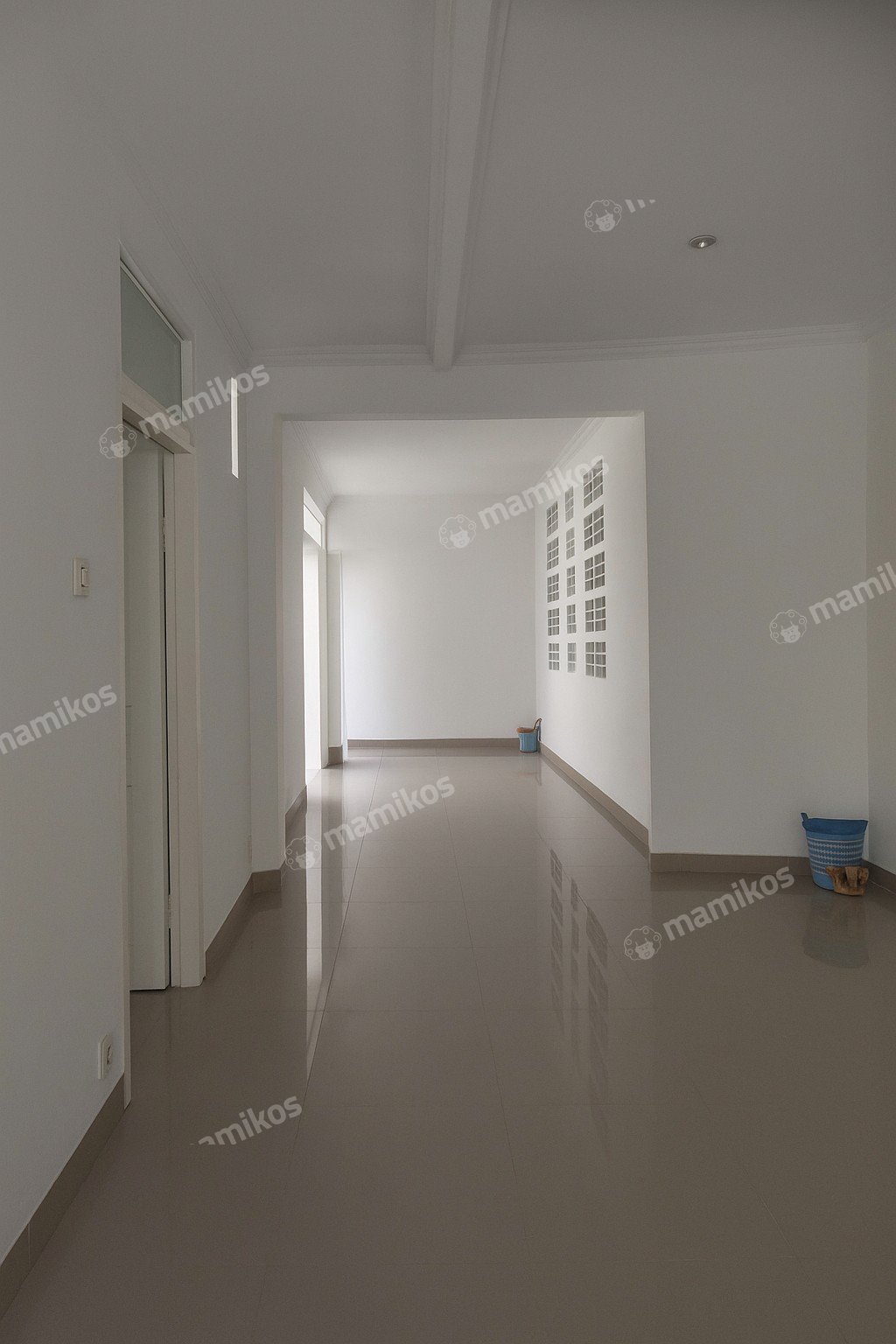 Rumah Sertifikat SHM 3 Kamar Tidur 3 Kamar Mandi Kota Wisata Jakarta Timur - Photo 2