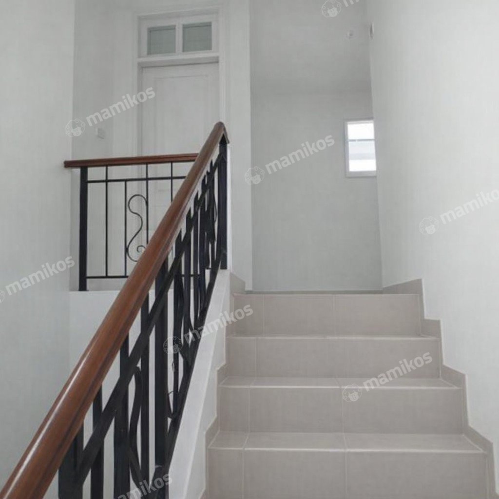 Rumah Sertifikat SHM 3 Kamar Tidur 3 Kamar Mandi Kota Wisata Jakarta Timur - Photo 4
