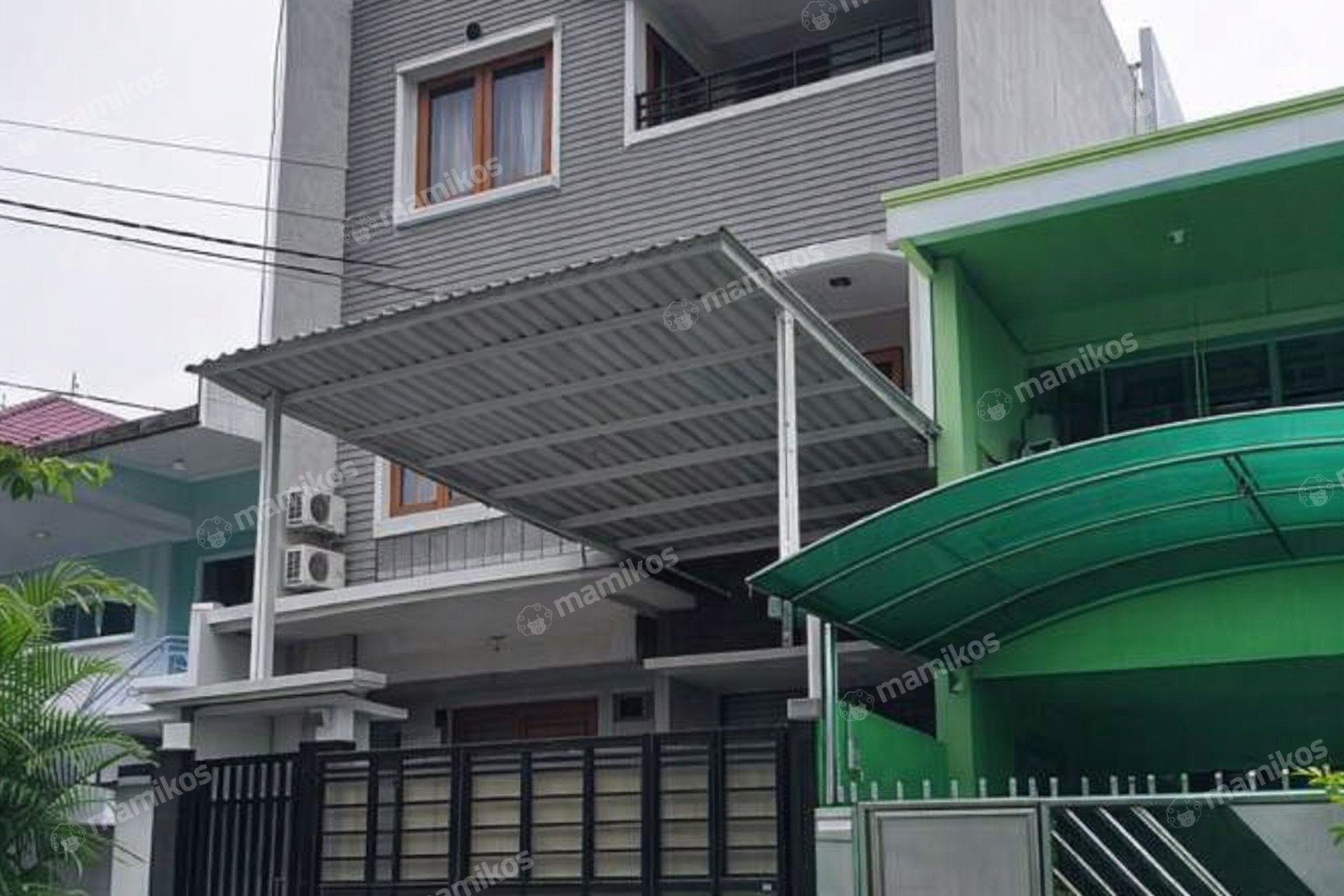 Rumah Sertifikat SHM 7 Kamar Tidur 4 Kamar Mandi Jelambar Jakarta Barat