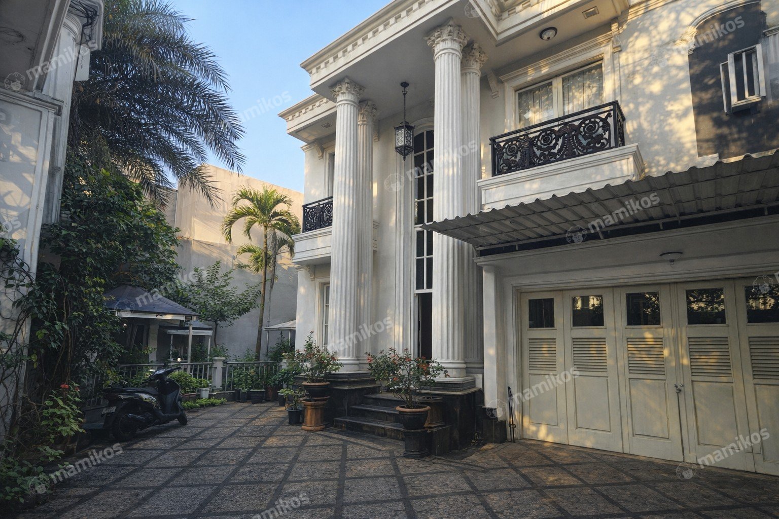 Rumah Sertifikat SHM 6 Kamar Tidur 5 Kamar Mandi Raffles Hills Jakarta Timur