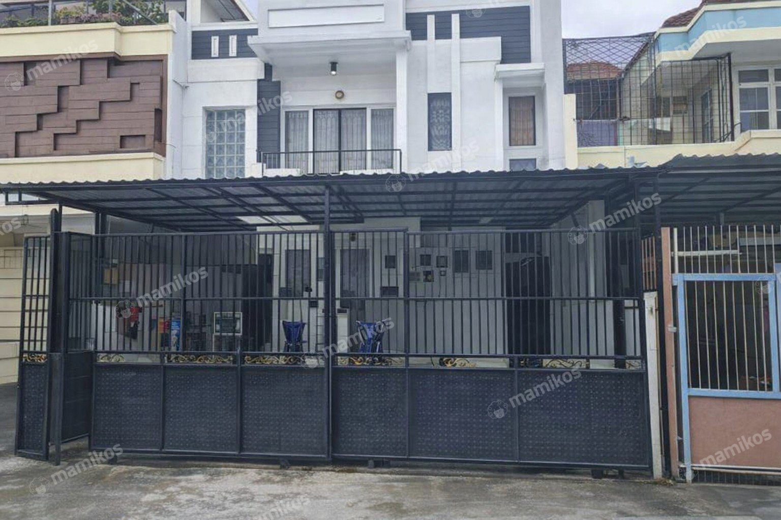Rumah Sertifikat SHM 4 Kamar Tidur 3 Kamar Mandi Taman Palem Jakarta Barat