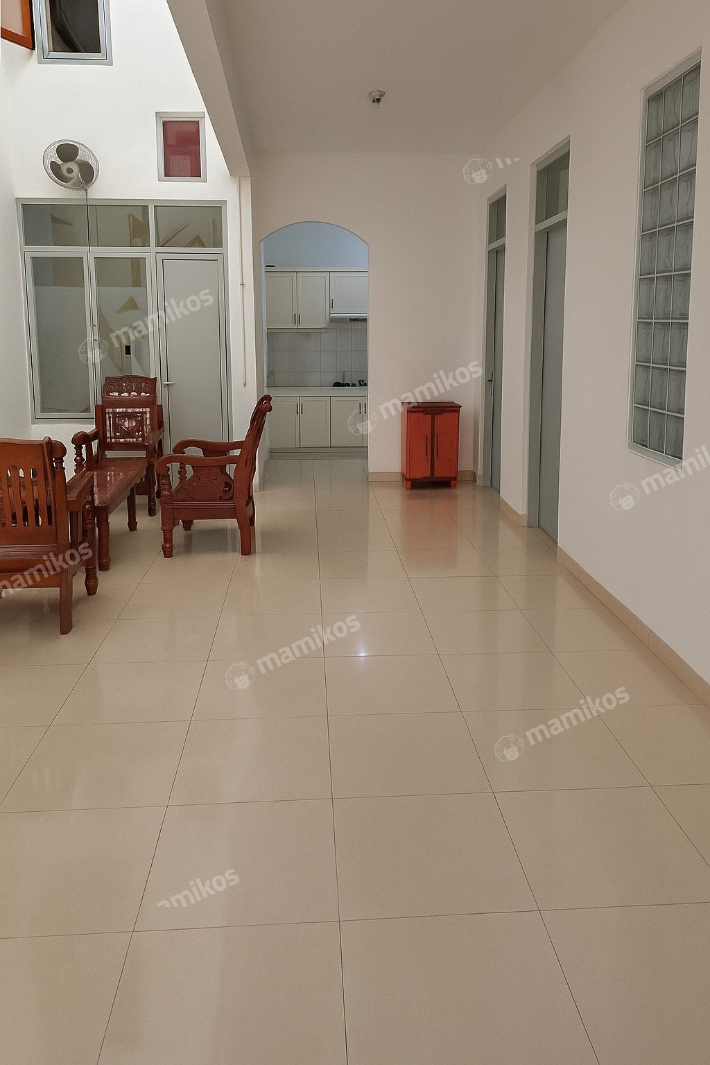 Rumah Sertifikat SHM 4 Kamar Tidur 3 Kamar Mandi Taman Palem Jakarta Barat - Photo 2