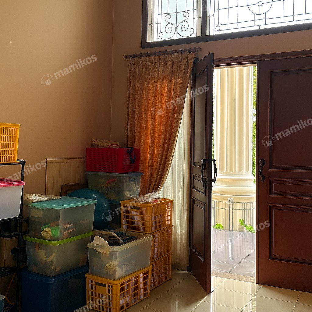 Rumah Sertifikat SHM 5 Kamar Tidur 4 Kamar Mandi Permata Buana Jakarta Barat