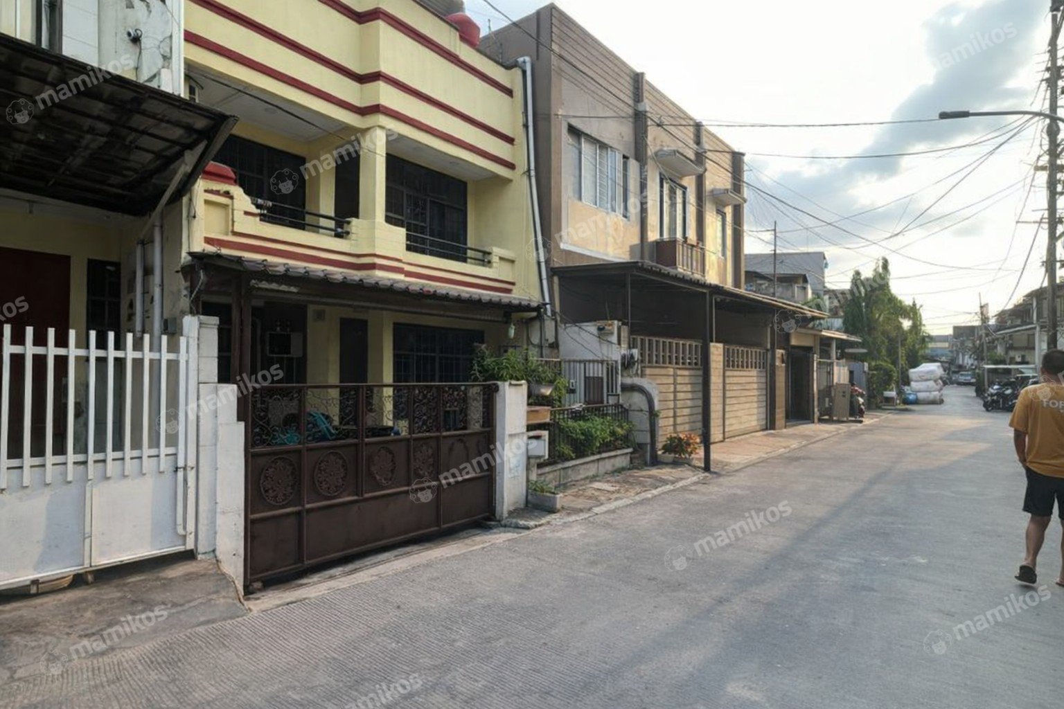 Rumah Sertifikat HGB 5 Kamar Tidur 2 Kamar Mandi Jelambar Jakarta Barat
