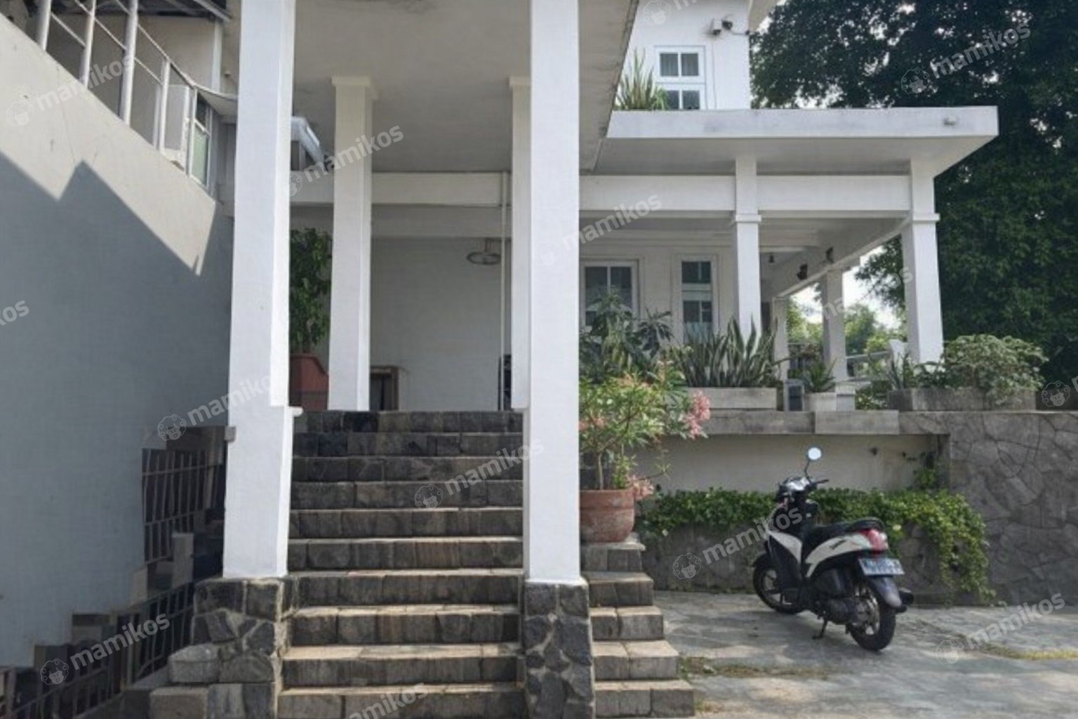 Rumah Sertifikat SHM 4 Kamar Tidur 4 Kamar Mandi Tebet Jakarta Selatan