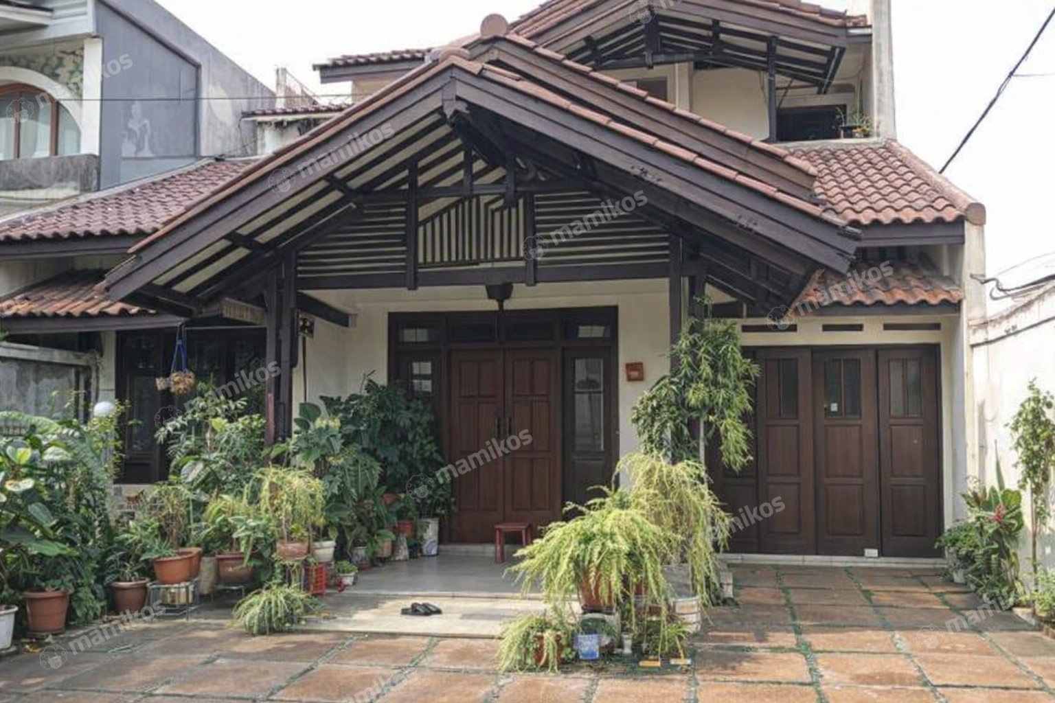 Rumah Sertifikat SHM 7 Kamar Tidur 7 Kamar Mandi Matraman Jakarta Timur
