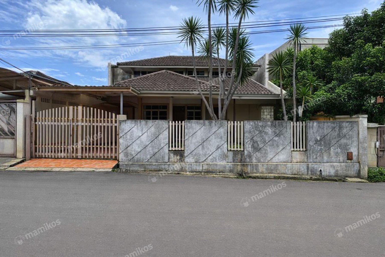 Rumah Sertifikat SHM 4 Kamar Tidur 2 Kamar Mandi Lebak Bulus Jakarta Selatan
