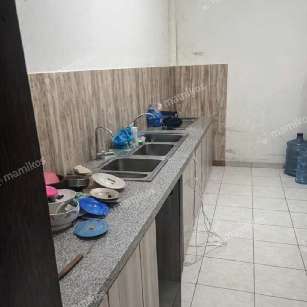 Rumah Sertifikat SHM 3 Kamar Mandi 3 Lantai Legenda Wisata Jakarta Timur - Photo 5