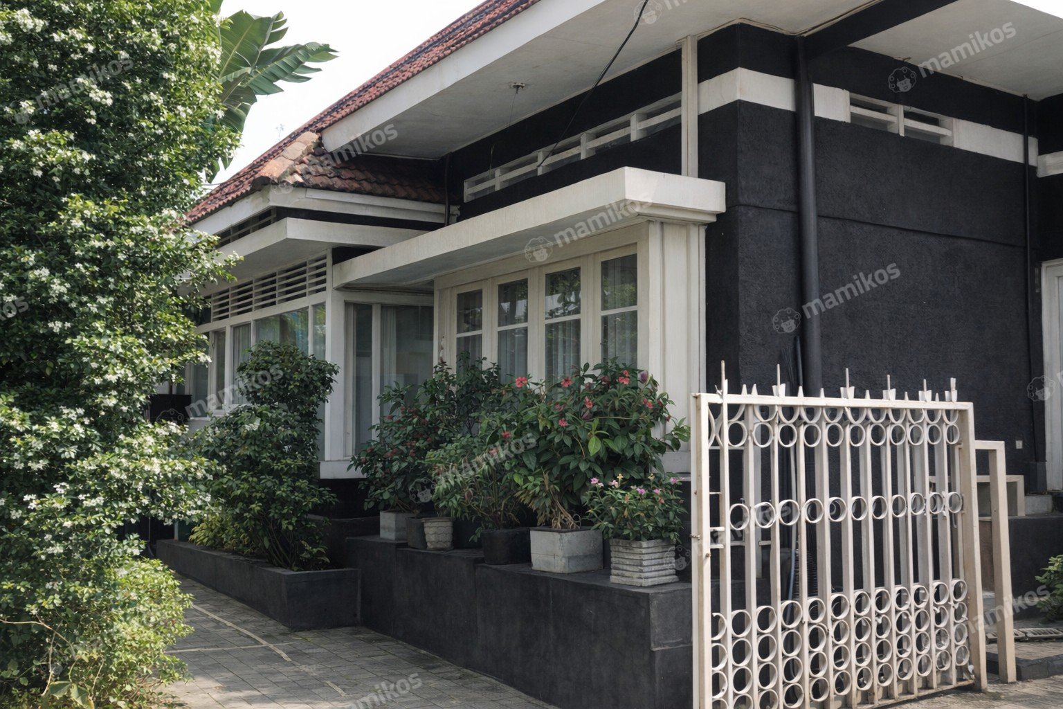 Rumah Sertifikat SHM 5 Kamar Tidur 5 Kamar Mandi Matraman Jakarta Timur