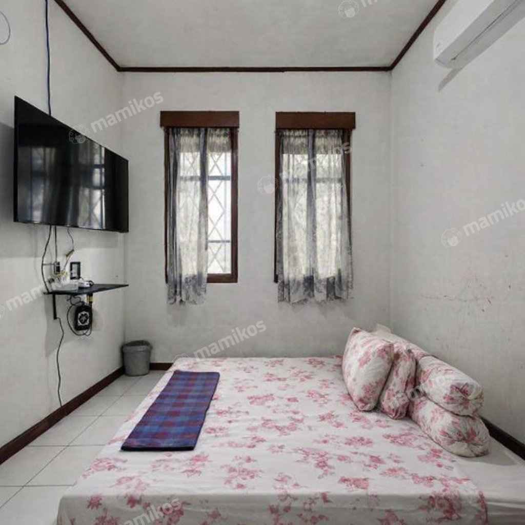 Rumah Sertifikat SHM 6 Kamar Tidur 3 Kamar Mandi Senopati Jakarta Selatan - Photo 2