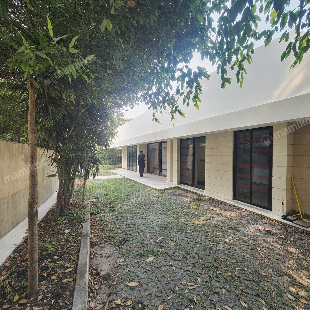 Rumah Sertifikat SHM 5 Kamar Tidur 5 Kamar Mandi Kebayoran Baru Jakarta Selatan - Photo 2