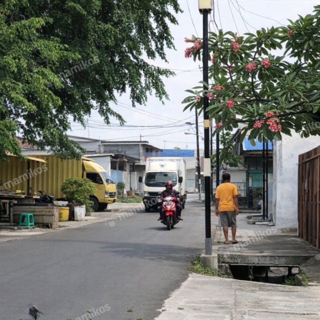 Rumah Sertifikat SHM 5 Kamar Tidur 2 Kamar Mandi Tambora Jakarta Barat - Photo 2