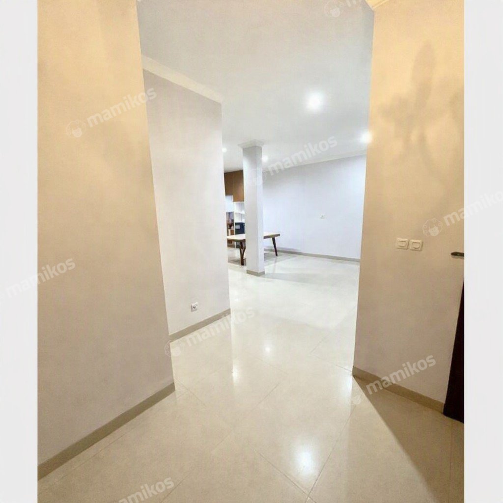 Rumah Sertifikat SHM 4 Kamar Tidur 4 Kamar Mandi Sunter Jakarta Utara - Photo 4