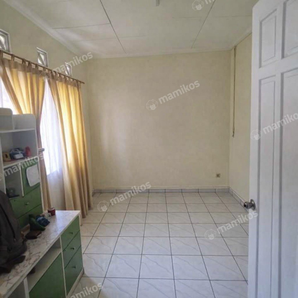 Rumah Sertifikat SHM 4 Kamar Tidur 2 Kamar Mandi Taman Surya Jakarta Barat - Photo 5