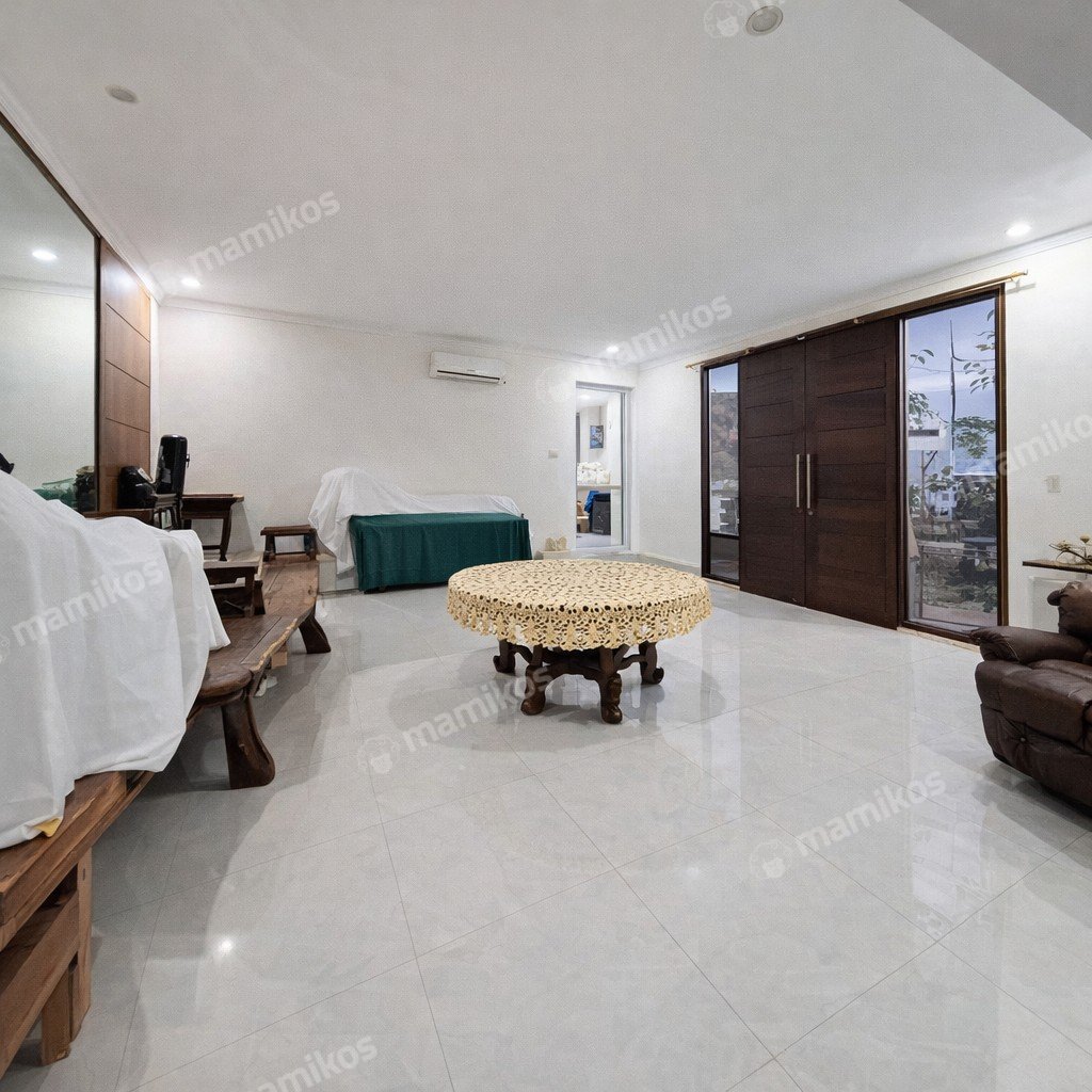 Rumah Sertifikat SHM 4 Kamar Tidur 4 Kamar Mandi Taman Ratu Jakarta Barat - Photo 3