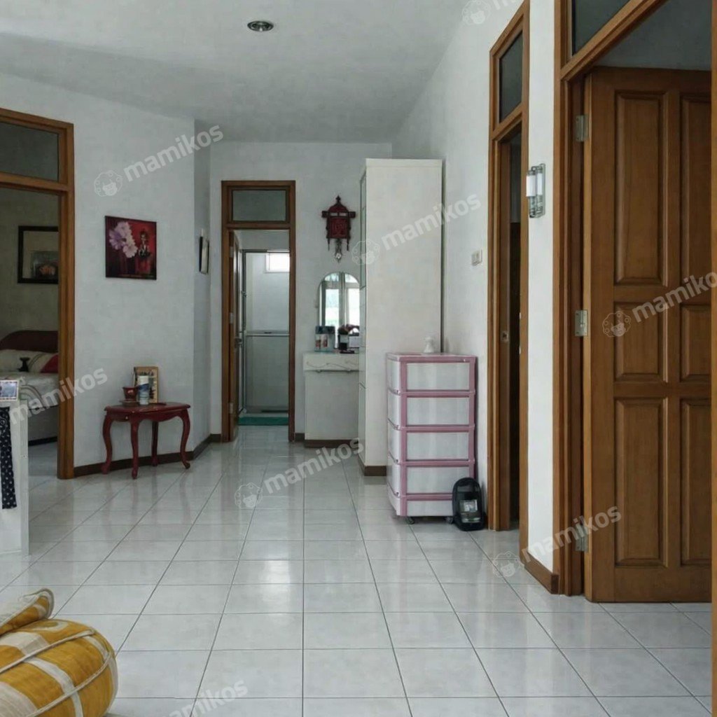 Rumah Sertifikat SHM 5 Kamar Tidur 3 Kamar Mandi Kramat Jati Jakarta Timur - Photo 2