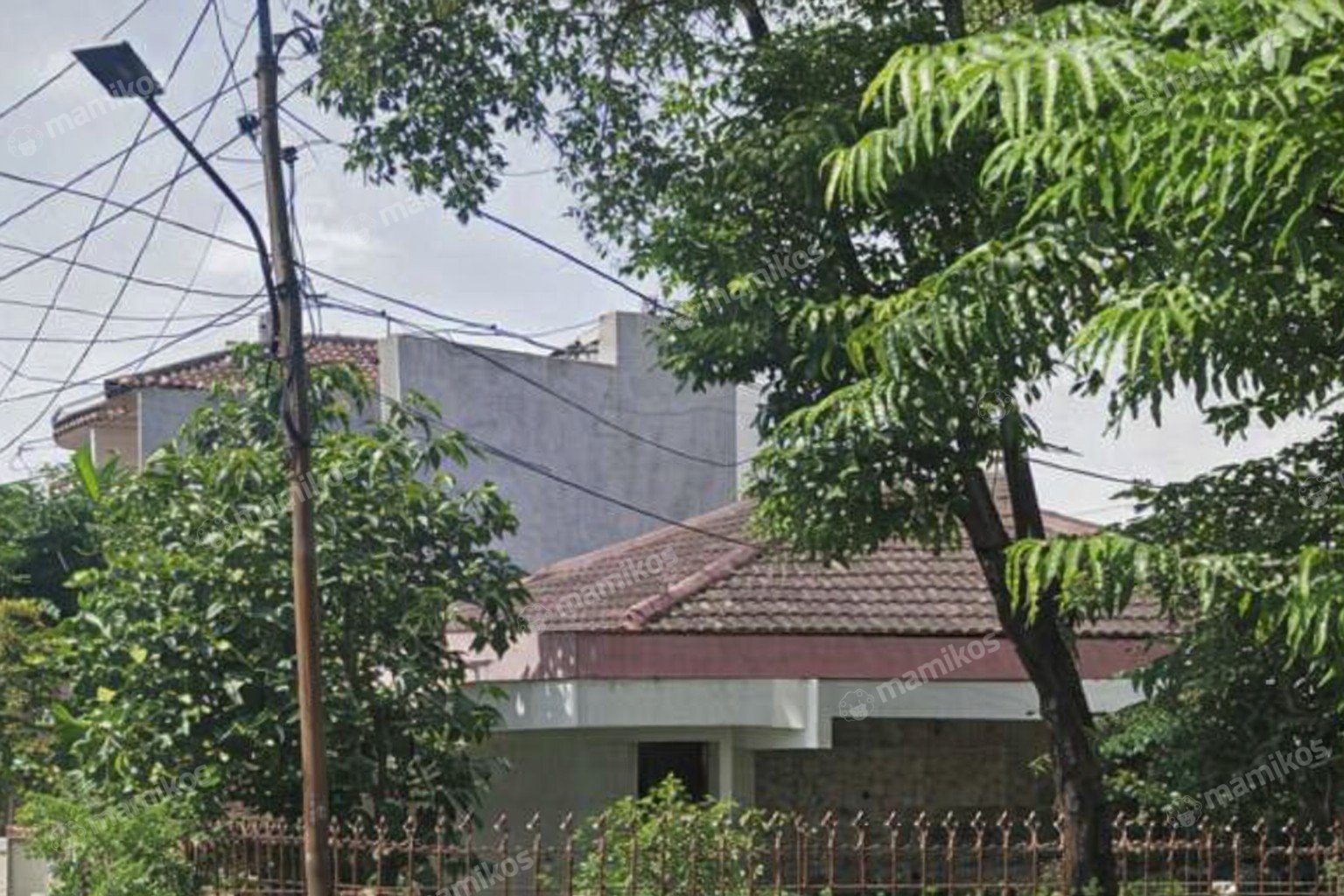 Rumah Sertifikat SHM 5 Kamar Tidur 3 Kamar Mandi Tomang Jakarta Barat