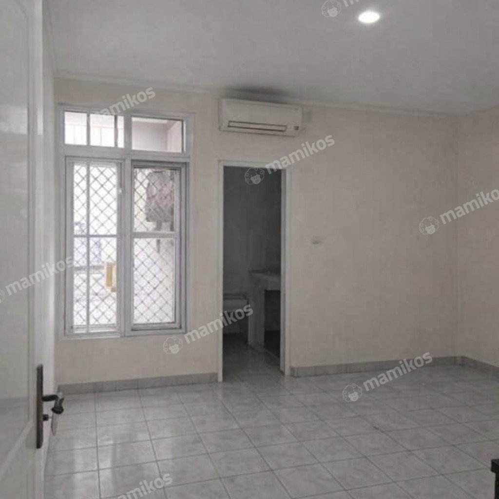Rumah Sertifikat SHM 3 Kamar Tidur 3 Kamar Mandi Permata Buana Jakarta Barat - Photo 5