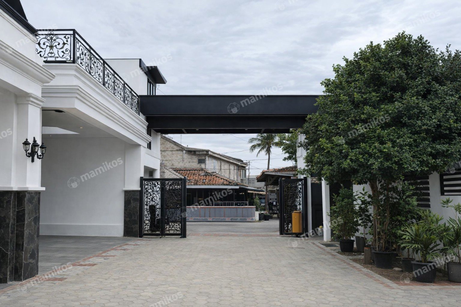 Rumah Sertifikat SHM 3 Kamar Tidur 3 Kamar Mandi Cirendeu Jakarta Selatan - Photo 2