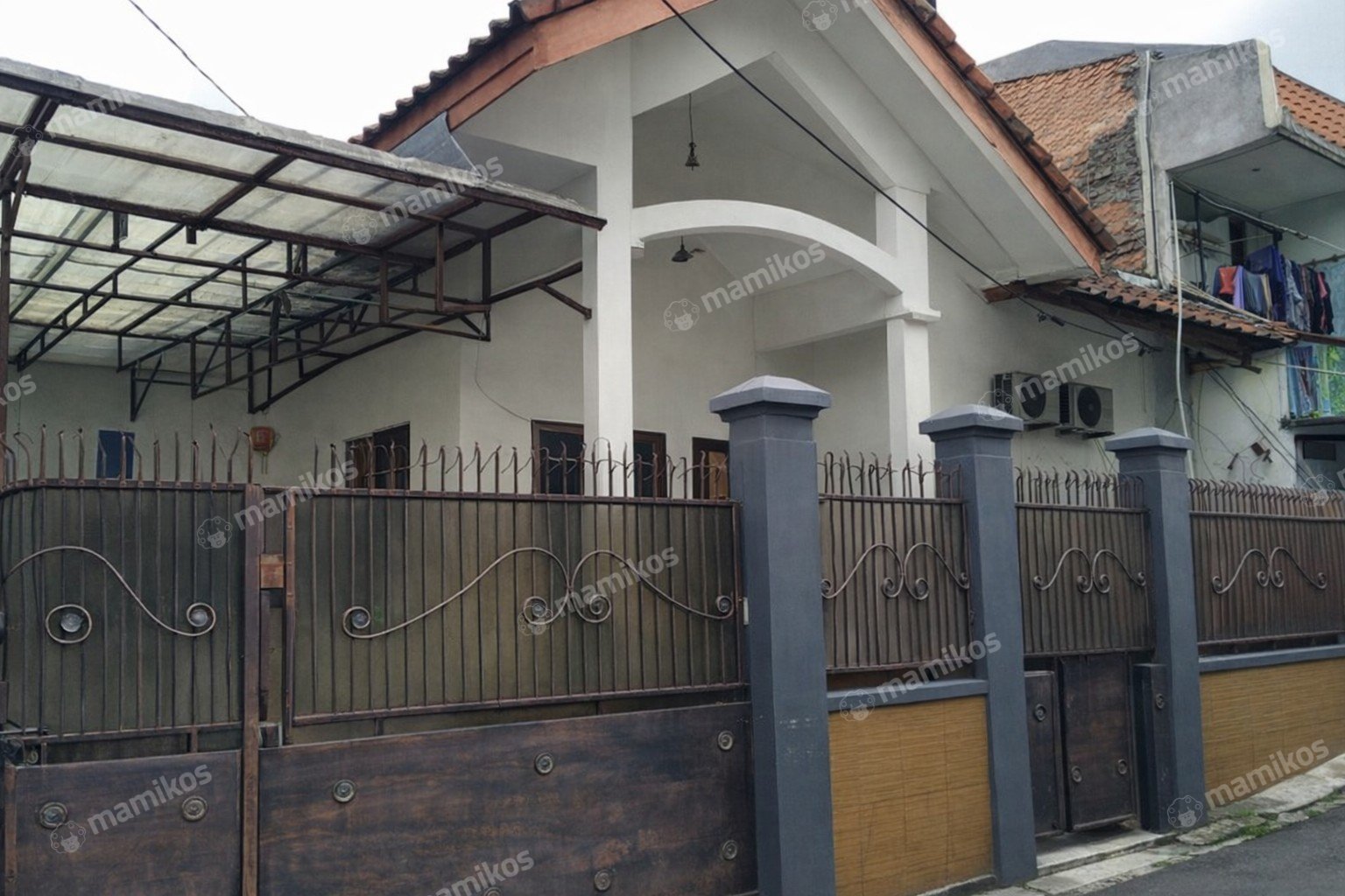 Rumah Sertifikat SHM 3 Kamar Tidur 3 Kamar Mandi Kebon Jeruk Jakarta Barat