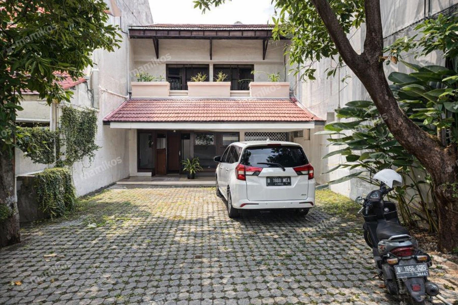 Rumah Sertifikat SHM 5 Kamar Tidur 5 Kamar Mandi Tanjung Duren Jakarta Barat