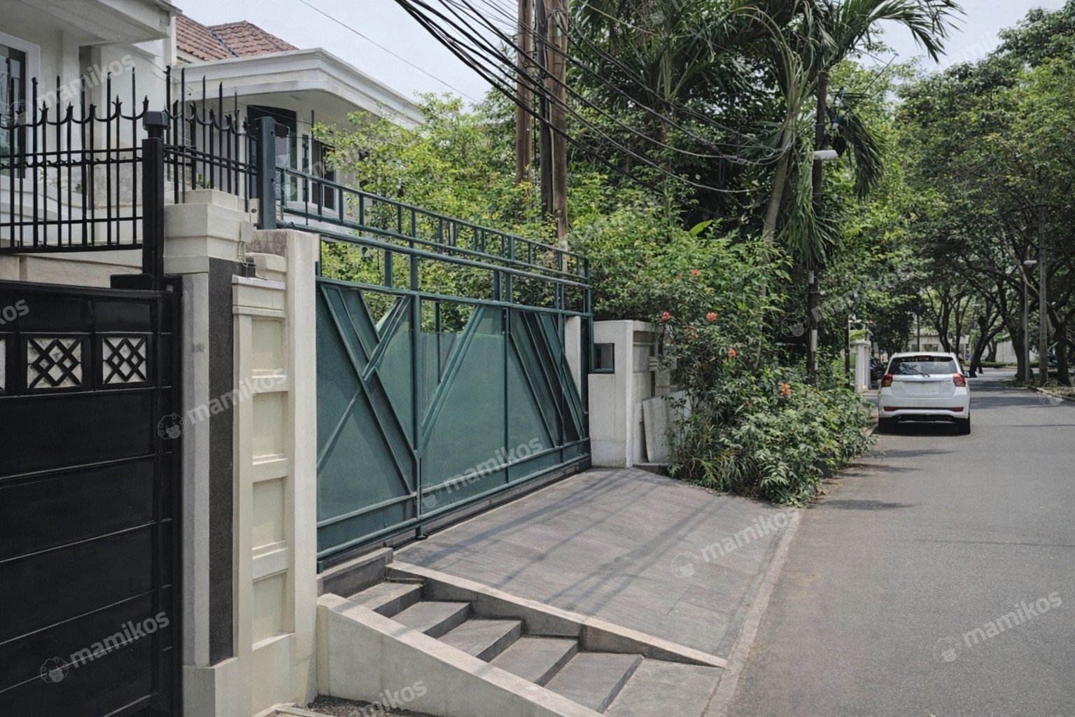 Rumah Sertifikat SHM 4 Kamar Tidur 4 Kamar Mandi Green garden Jakarta Barat - Photo 2