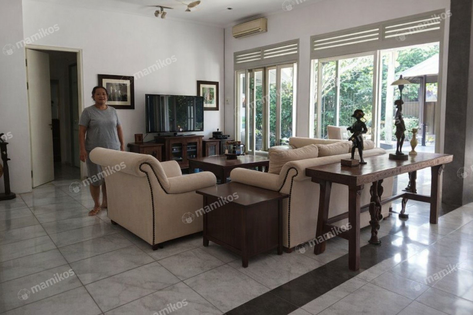 Rumah Sertifikat SHM 4 Kamar Tidur 4 Kamar Mandi Kemang Jakarta Selatan